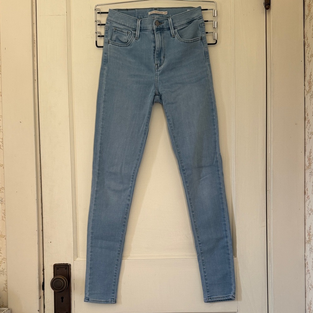Levi's 720 25” Waist Women's Light Blue Skinny Jeans